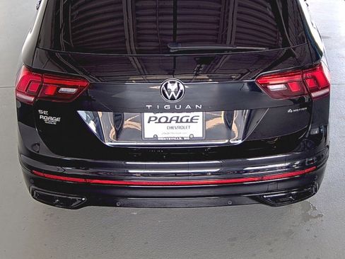 Used 2022 Volkswagen Tiguan SE R-Line AWD/4WD image 11