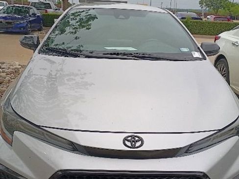 Used 2022 Toyota Corolla SE image 3