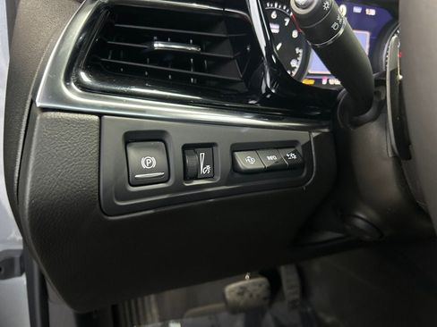 Used 2024 Cadillac XT6 Premium Luxury w/ Technology Package image 21