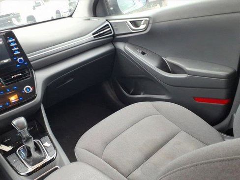Used 2020 Hyundai Ioniq SE image 15