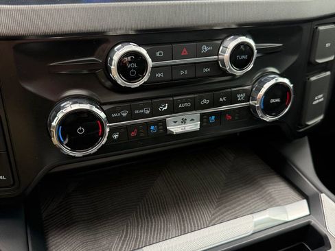 Used 2025 Ford F250 Platinum AWD/4WD image 22