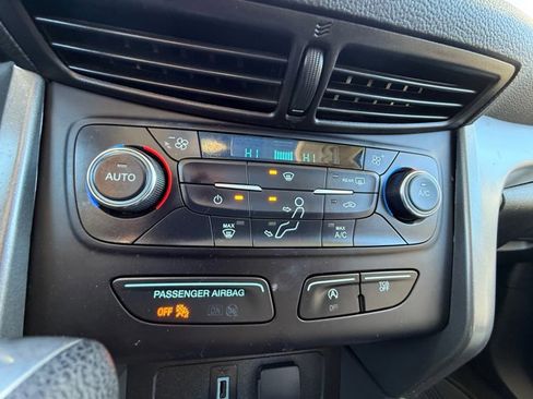 Used 2017 Ford Escape SE image 18