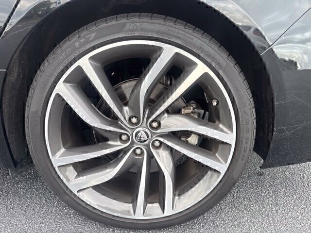 Used 2024 Jaguar XF R-Dynamic SE AWD/4WD image 10