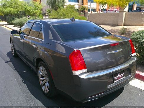 Used 2019 Chrysler 300 Limited image 7