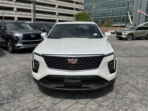 Used 2024 Cadillac XT4 Luxury w/ Cold Weather Package image 2