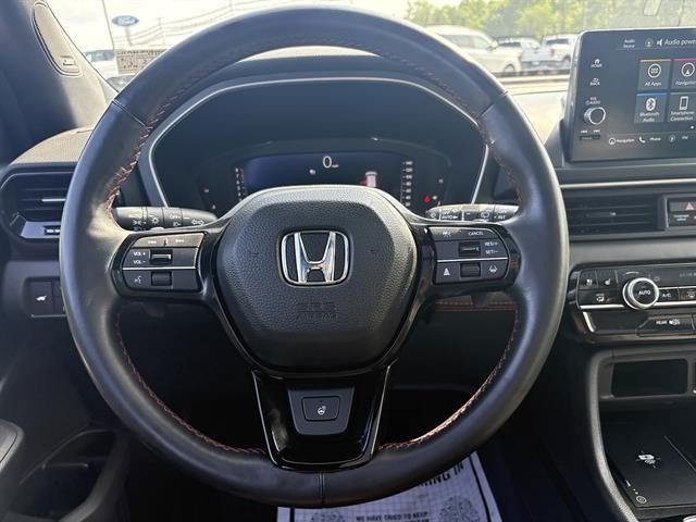 Used 2025 Honda Pilot Black Edition image 12