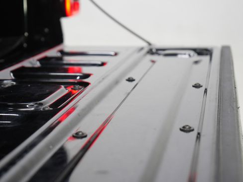 Used 2021 Jeep Gladiator Willys image 11