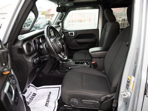 Used 2022 Jeep Gladiator Willys image 22