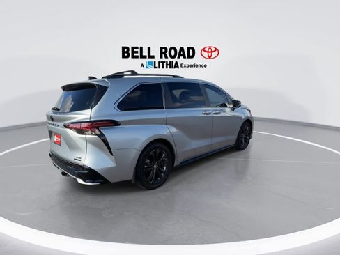 Certified 2023 Toyota Sienna XSE image 8
