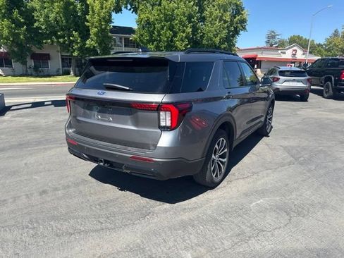 Used 2025 Ford Explorer ST-Line AWD/4WD image 8