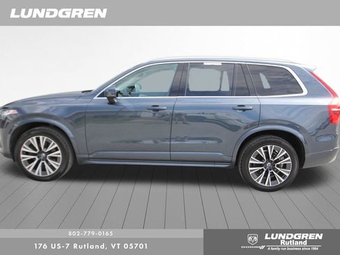 Used 2022 Volvo XC90 T5 Momentum w/ Climate Package AWD/4WD image 9