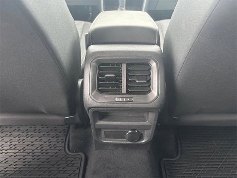 Used 2022 Volkswagen Tiguan S image 10