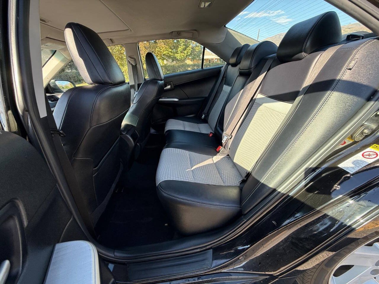 Used 2013 Toyota Camry SE FWD image 10
