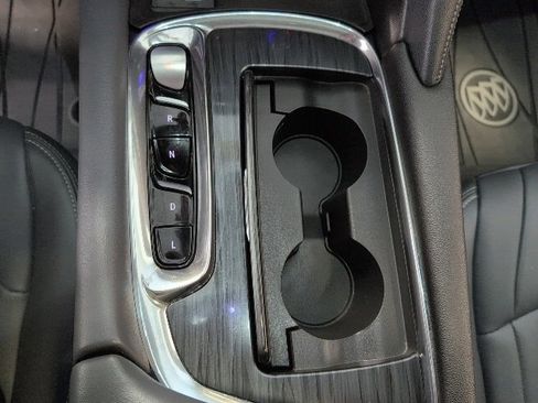 Used 2023 Buick Enclave Essence image 24