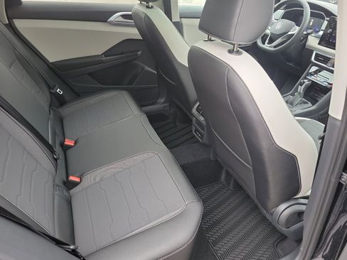 New 2026 Volkswagen Taos SE image 29