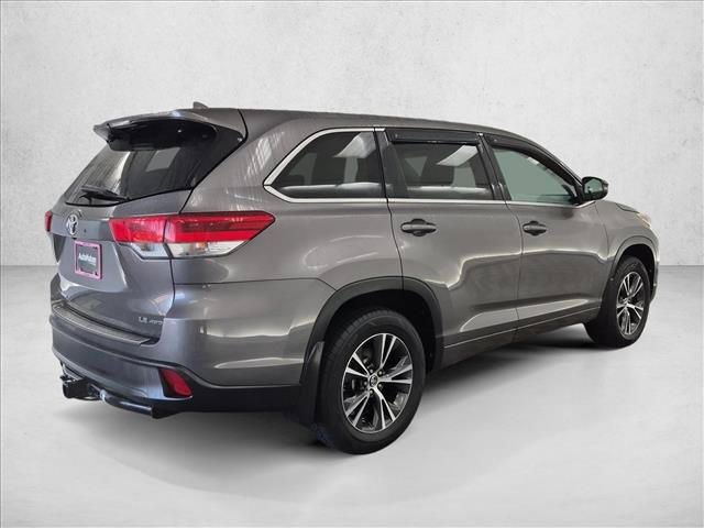Used 2018 Toyota Highlander Plus AWD/4WD image 5