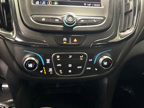 Used 2023 Chevrolet Equinox RS image 3