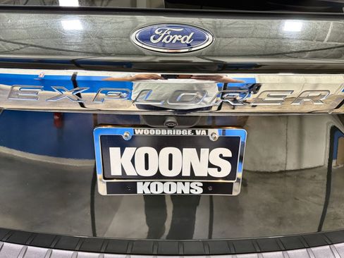 Used 2022 Ford Explorer Limited w/ Hybrid Equipment Group 310A image 19