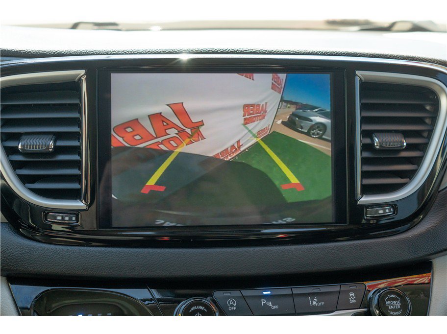 Used 2023 Chrysler Pacifica Touring-L FWD image 39