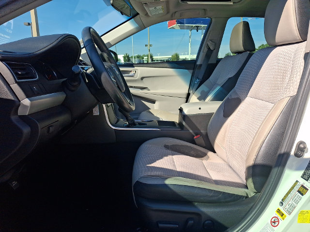 Used 2015 Toyota Camry SE w/ Moonroof Package FWD image 12