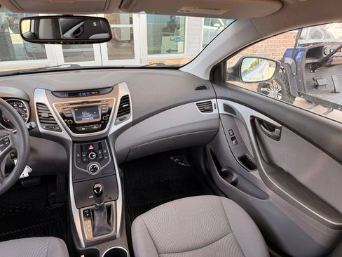 Used 2016 Hyundai Elantra SE w/ Option Group 02 FWD image 24