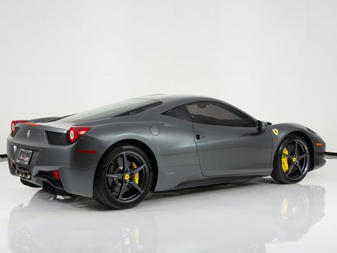 Used 2012 Ferrari 458 Italia Coupe RWD image 3