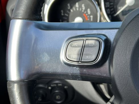 Used 2004 Chevrolet SSR w/ Preferred Equipment Group image 19