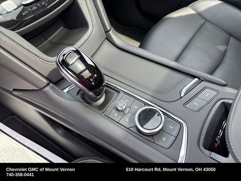 Used 2025 Cadillac XT6 Premium Luxury image 25