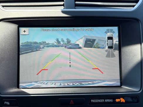 Used 2018 Ford Explorer XLT w/ Equipment Group 202A AWD/4WD image 15