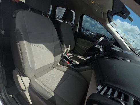 Used 2016 Ford Escape SE w/ Equipment Group 201A image 9