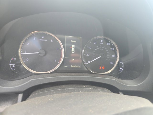Used 2018 Lexus IS 300 w/ Comfort Package RWD image 4