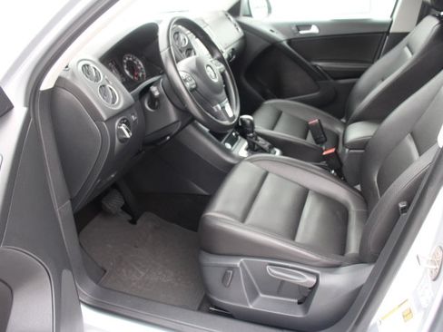 Used 2016 Volkswagen Tiguan S FWD image 12