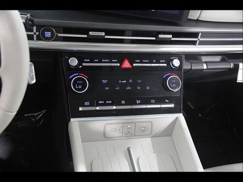 Certified 2026 Hyundai Santa Fe SE AWD/4WD image 15