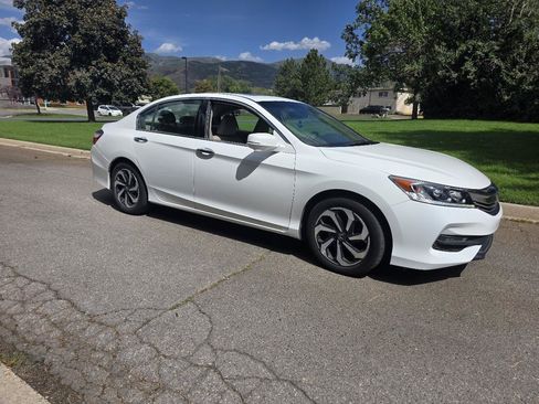 Used 2017 Honda Accord EX-L image 5