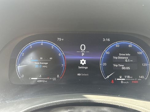 Used 2023 Toyota Highlander Limited AWD/4WD image 6