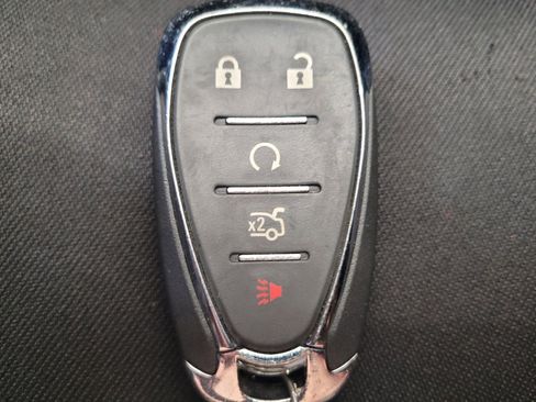Used 2021 Chevrolet Malibu LT FWD image 32