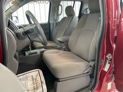 Used 2019 Nissan Frontier SV image 16