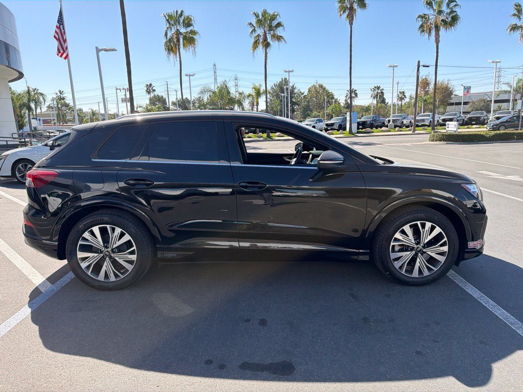 Used 2023 Audi Q4 e-tron Premium w/ Convenience Package RWD image 5