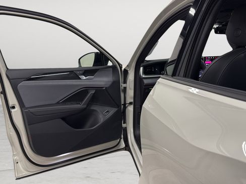 New 2026 Volkswagen Tiguan SE R-Line image 13