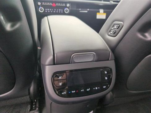 New 2026 Hyundai Ioniq 9 Limited image 17