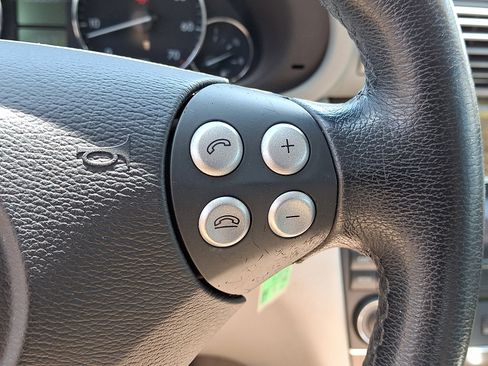 Used 2007 Mercedes-Benz C 230 Sedan image 21