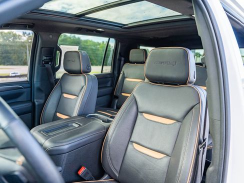 Used 2022 GMC Yukon XL AT4 image 19