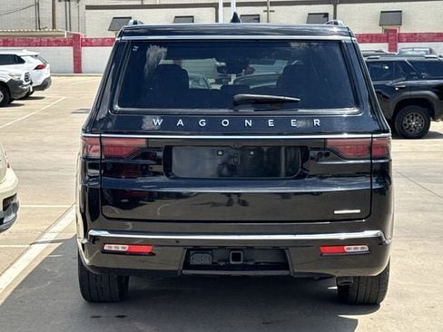 Used 2024 Jeep Wagoneer Series III AWD/4WD image 5