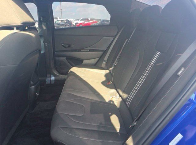 Used 2025 Hyundai Elantra Sport FWD image 9