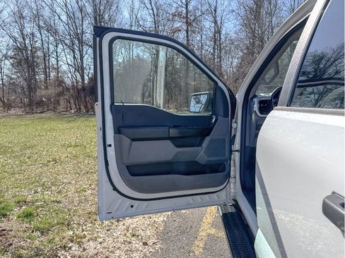 Used 2021 Ford F150 XL w/ Equipment Group 101A High image 9