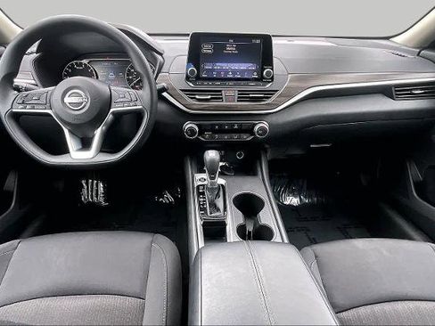 Certified 2025 Nissan Altima 2.5 SV FWD image 15