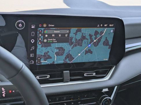 New 2026 Chevrolet Equinox LT w/ Safety and Technology Package FWD image 17