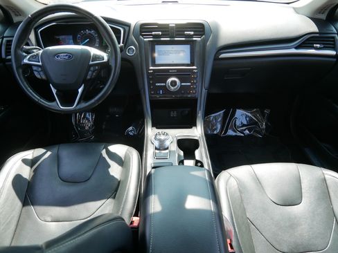 Used 2019 Ford Fusion Titanium AWD/4WD image 10