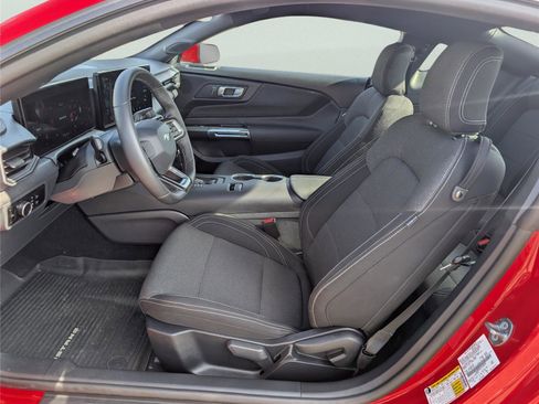 Used 2025 Ford Mustang Coupe image 25