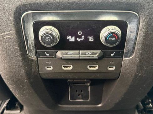 Used 2021 GMC Yukon XL Denali image 35